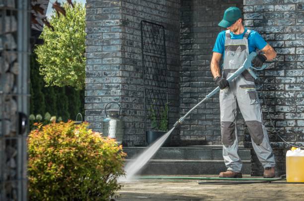 Best Animal Enclosure Cleaning  in Sugarcreek, OH